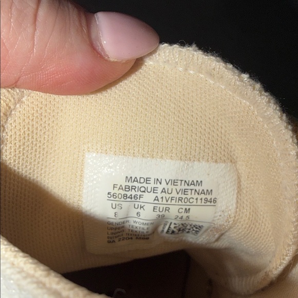 High-Top Converse - Picture 6 of 6